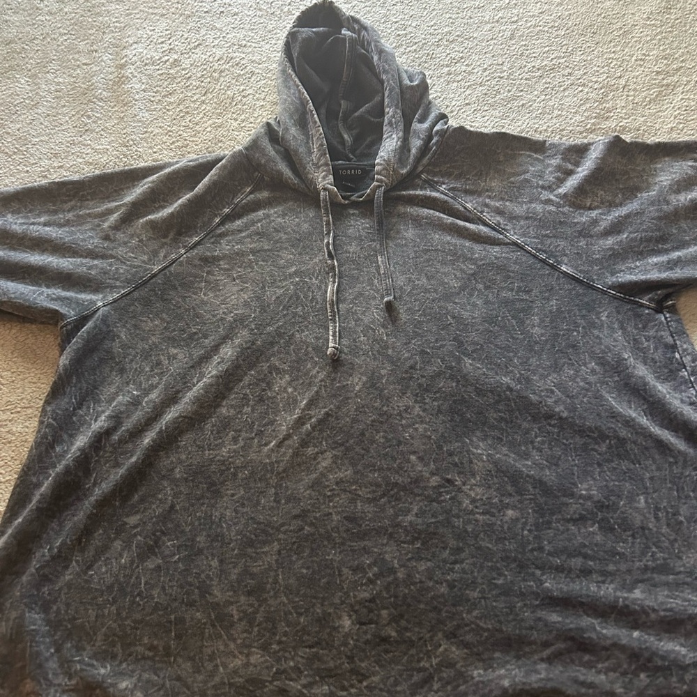 Torrid size 3 pull over relaxed hooded sweater